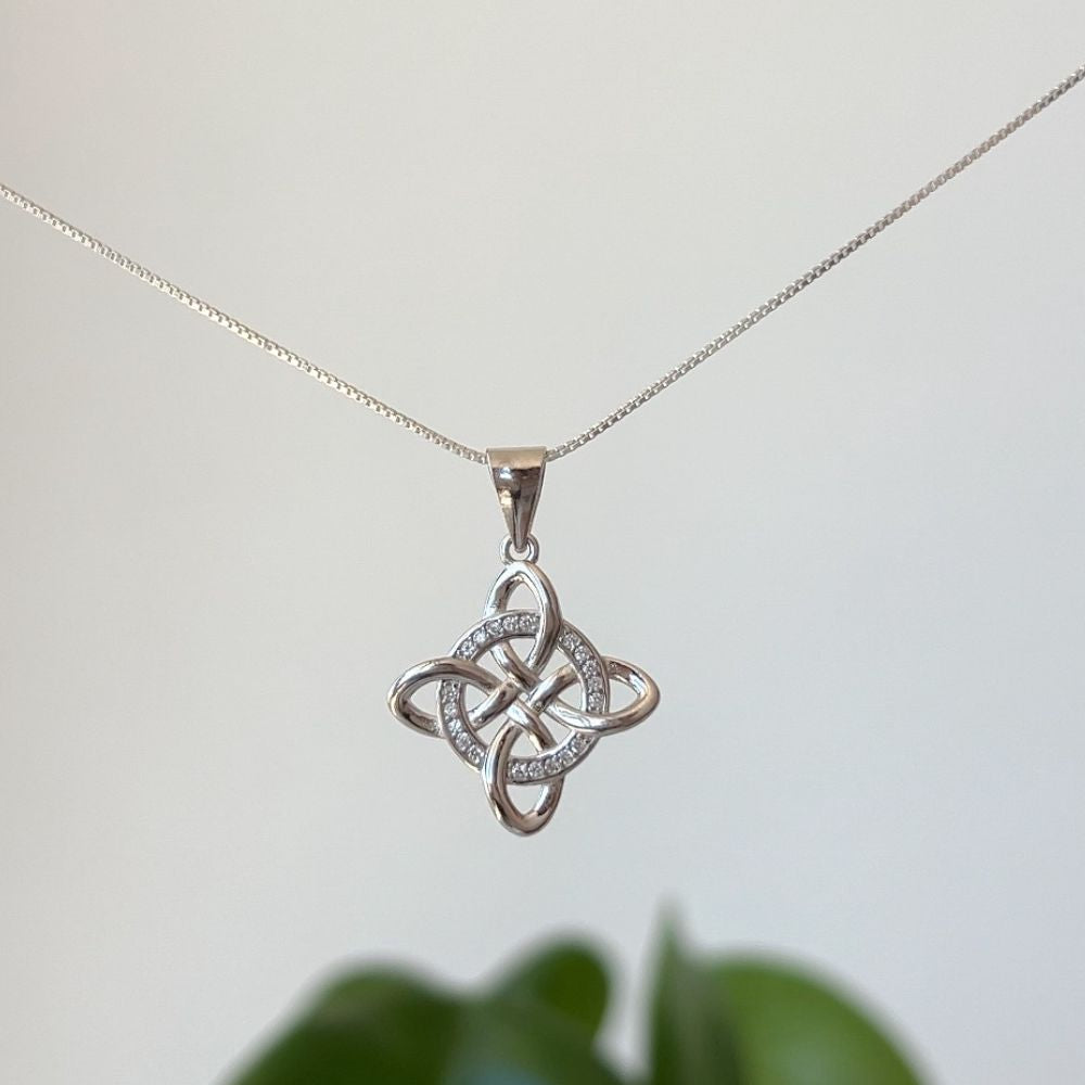 Collar Nudo de Bruja Grande Plata 925