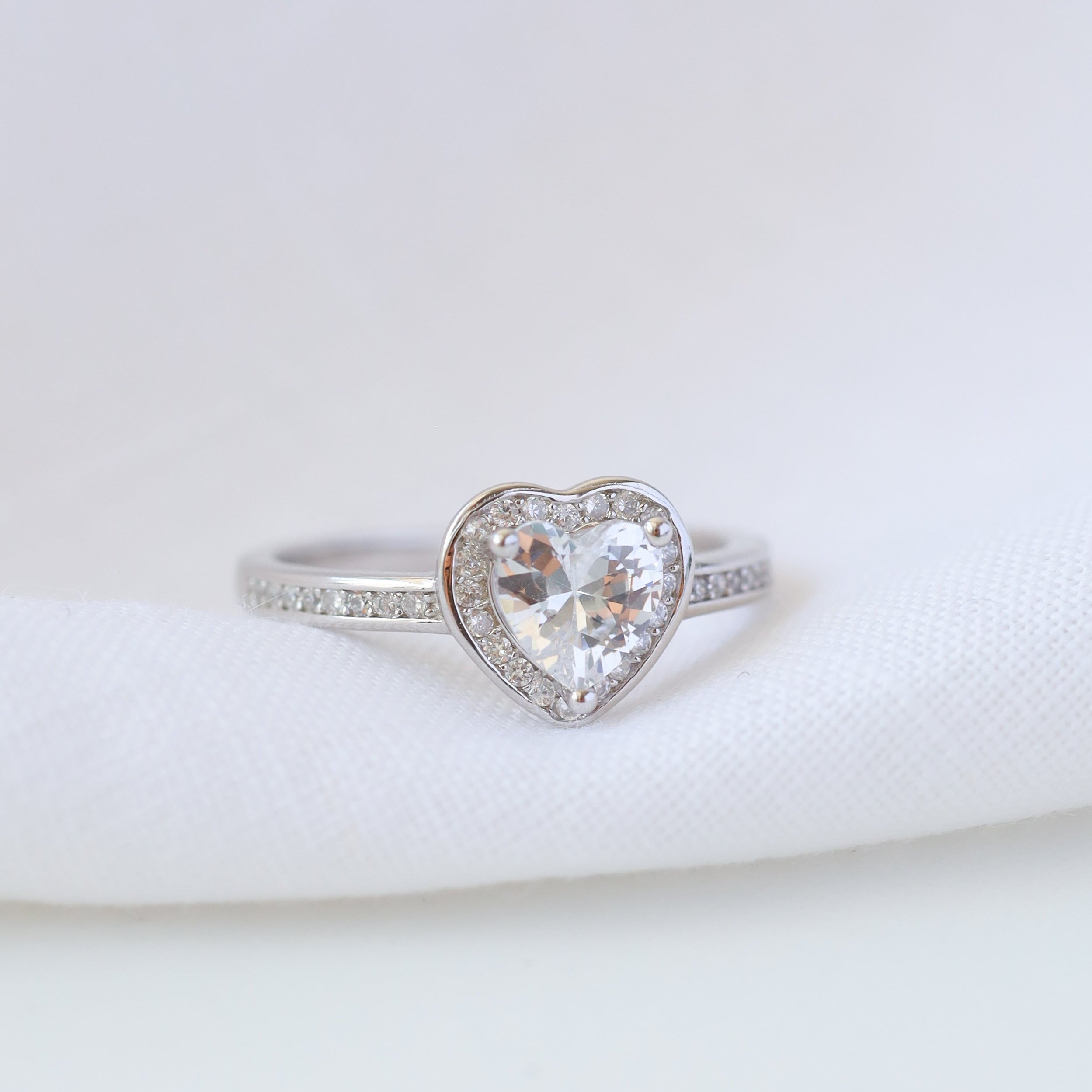 Anillo Corazón Circones