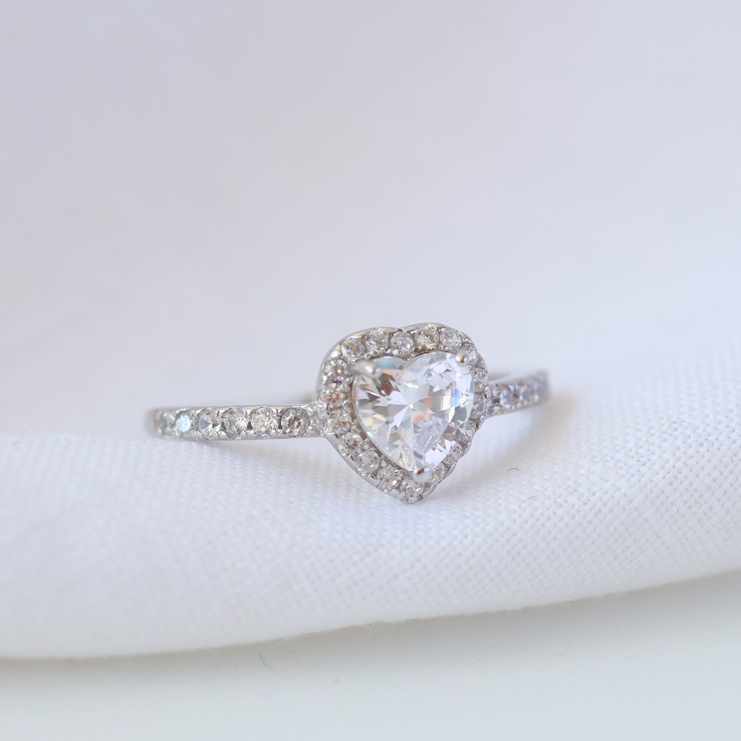 Anillo Corazón Blanco