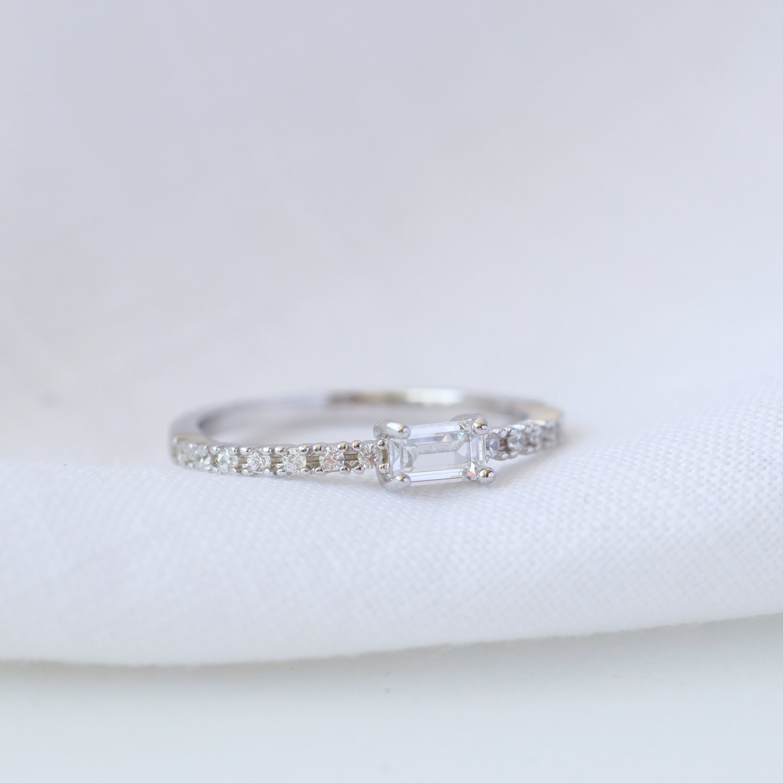 Anillo Circón Cuadrado