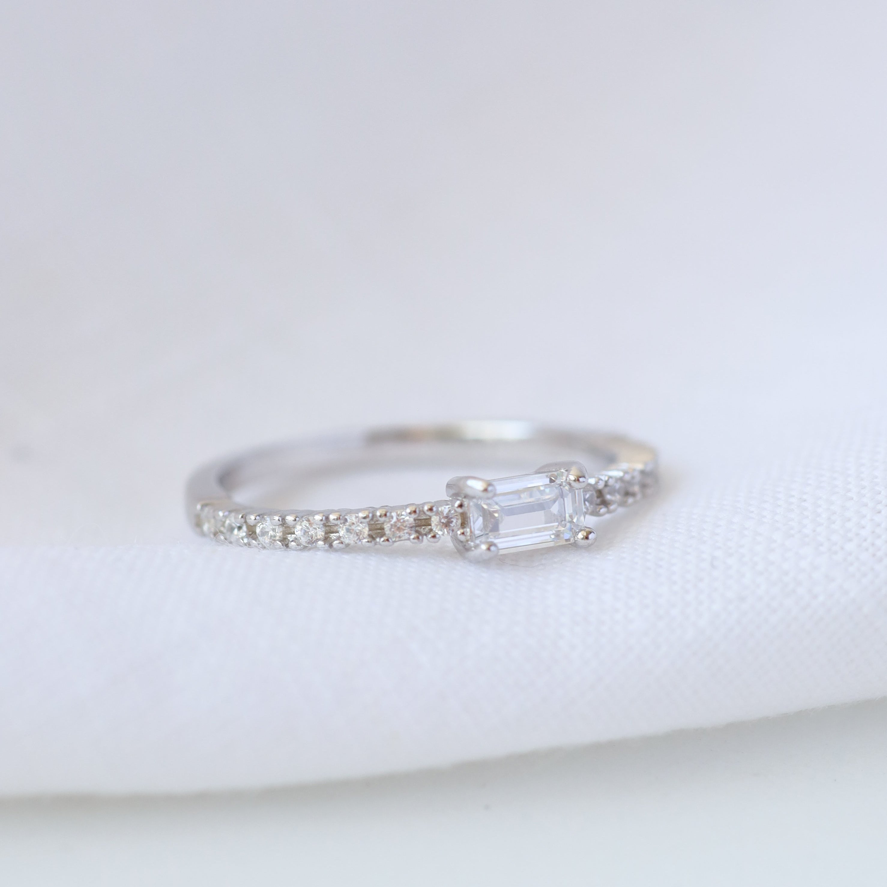 Anillo Circón Cuadrado