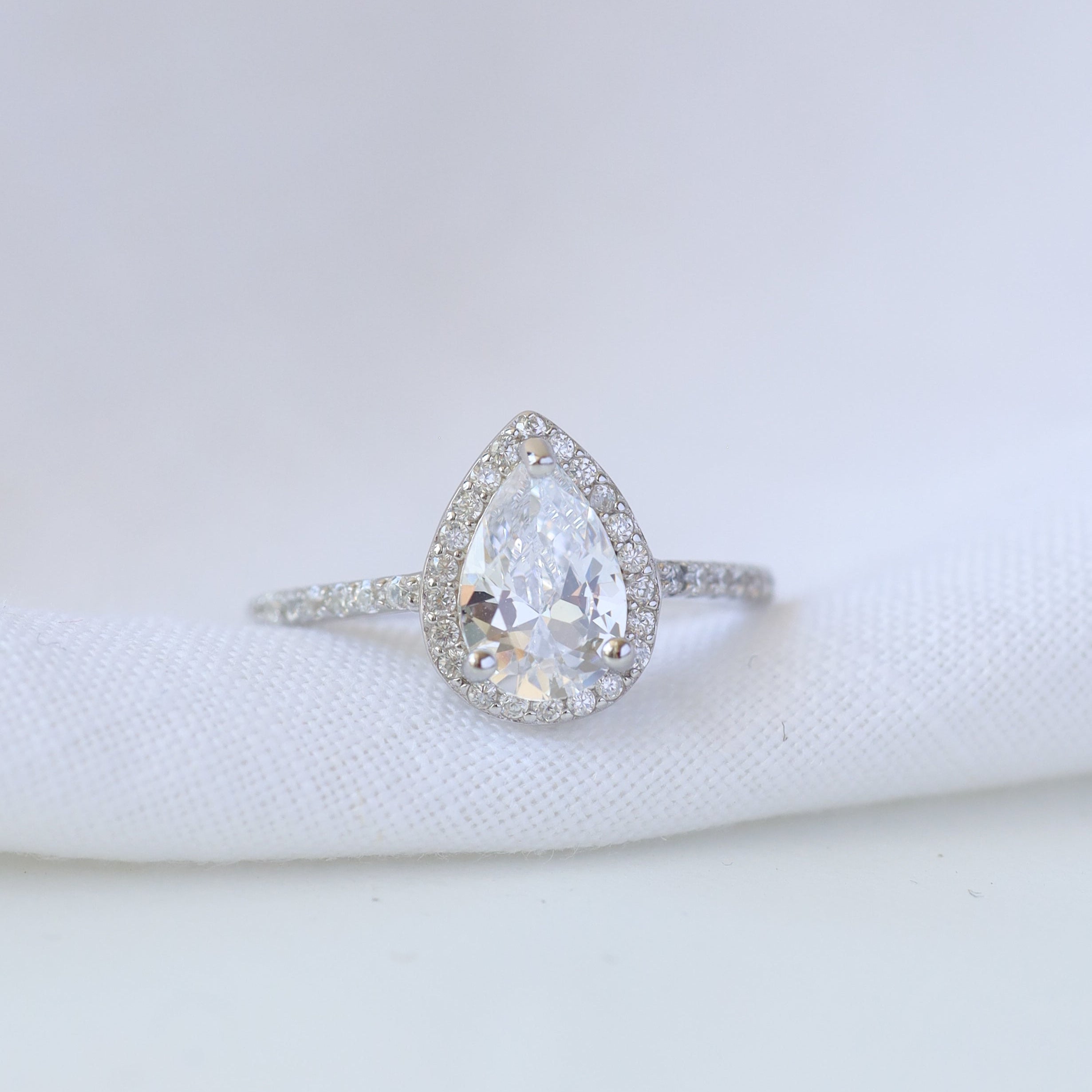 Anillo Gota Circones