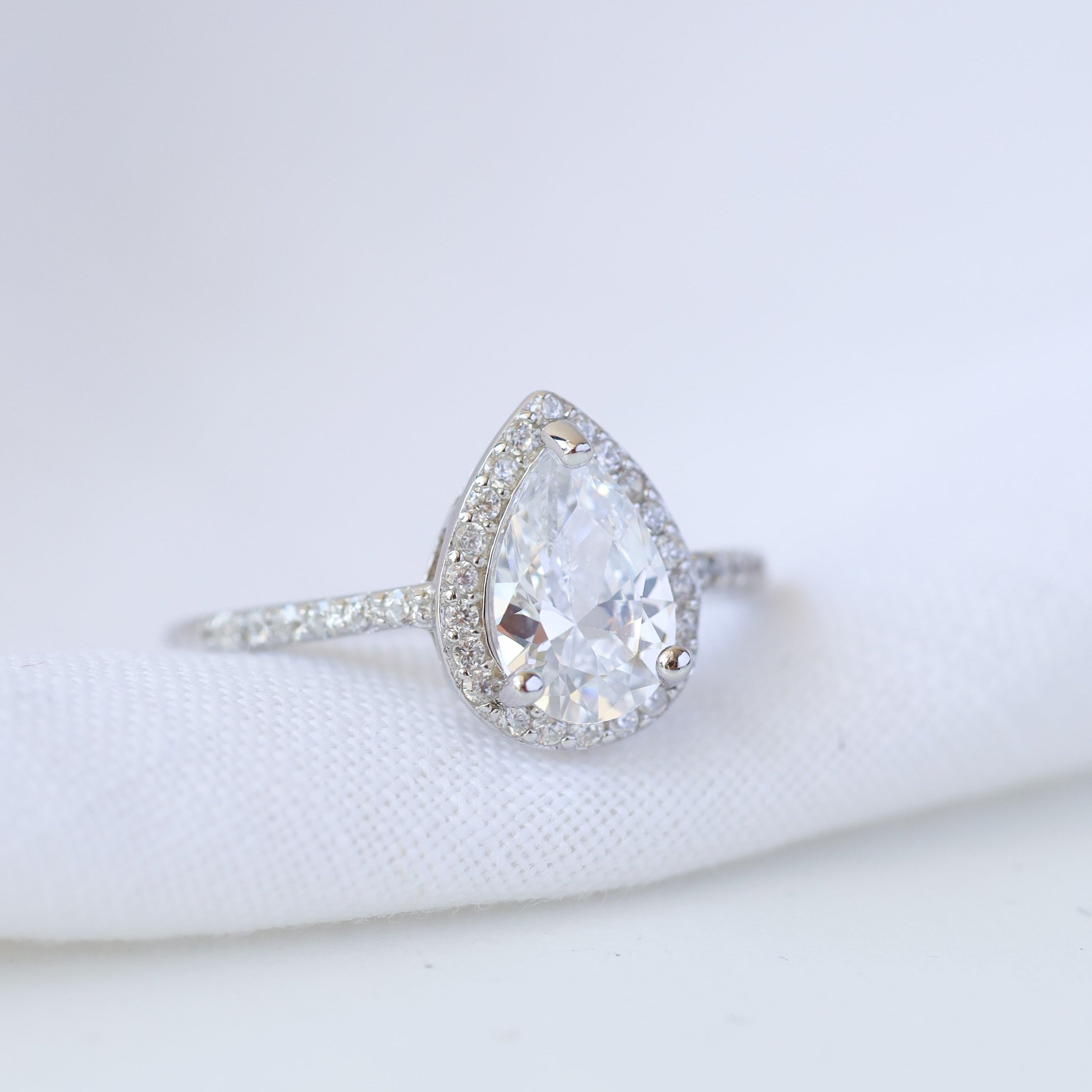 Anillo Gota Circones