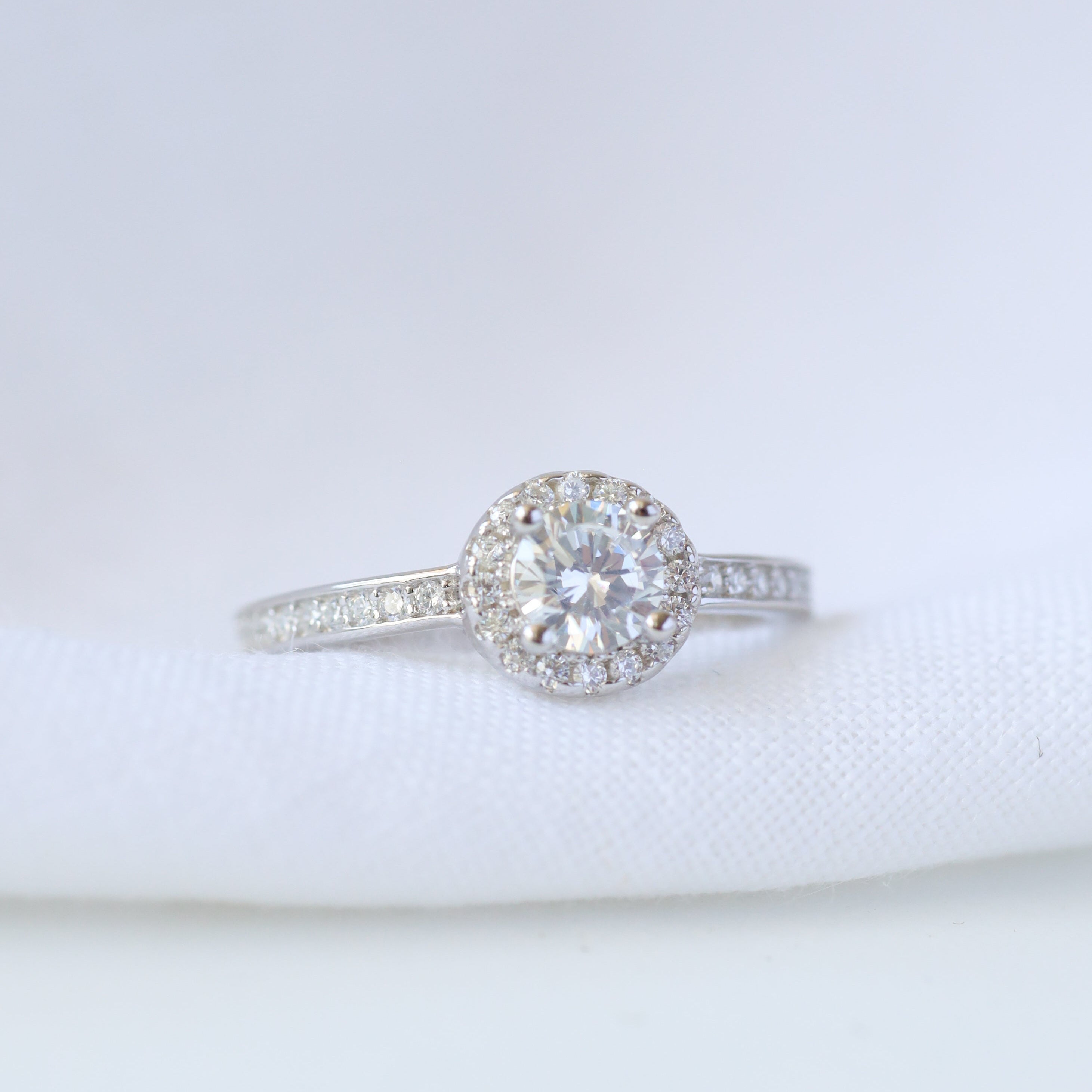 Anillo Circón Redondo