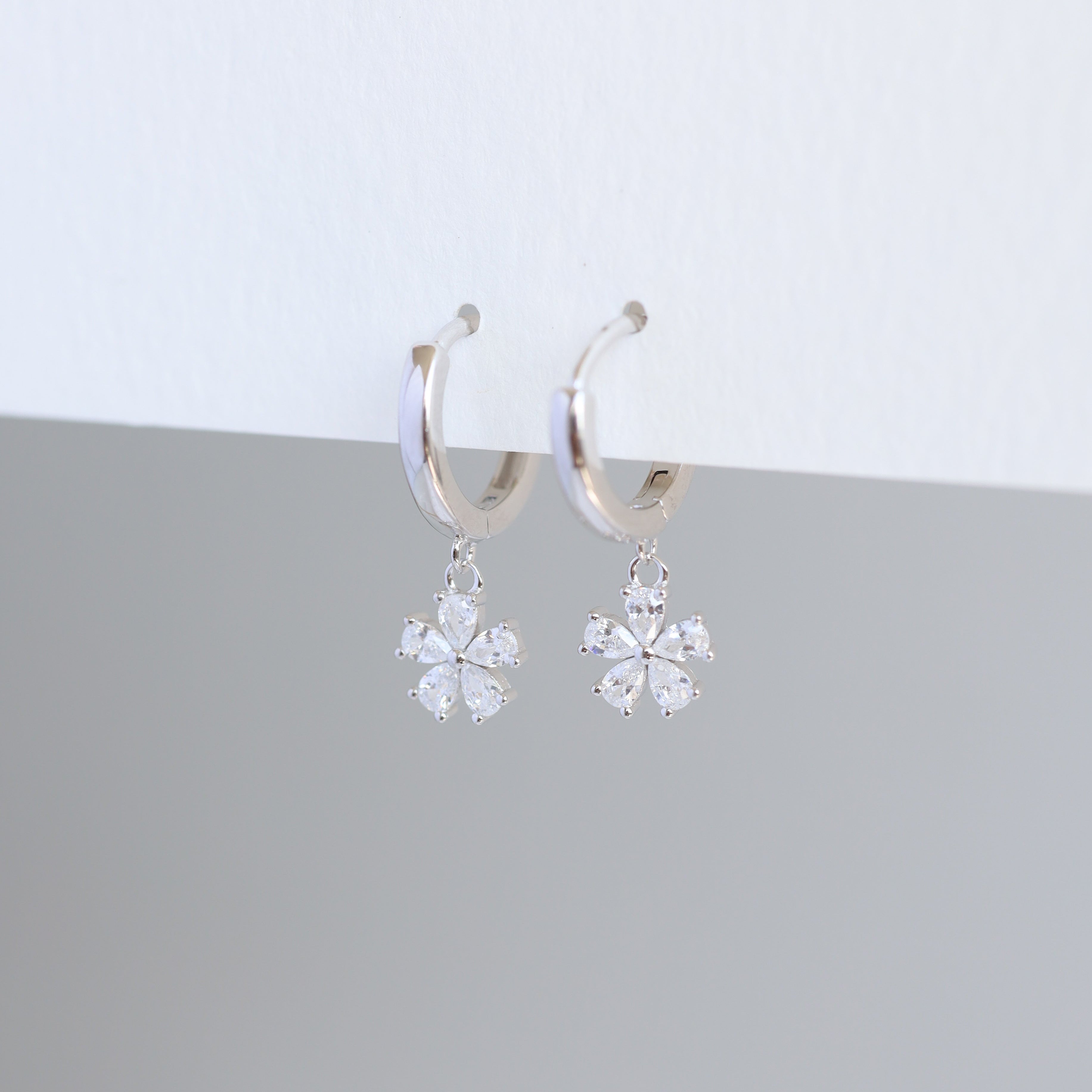 Argollas Huggies Flor 13mm