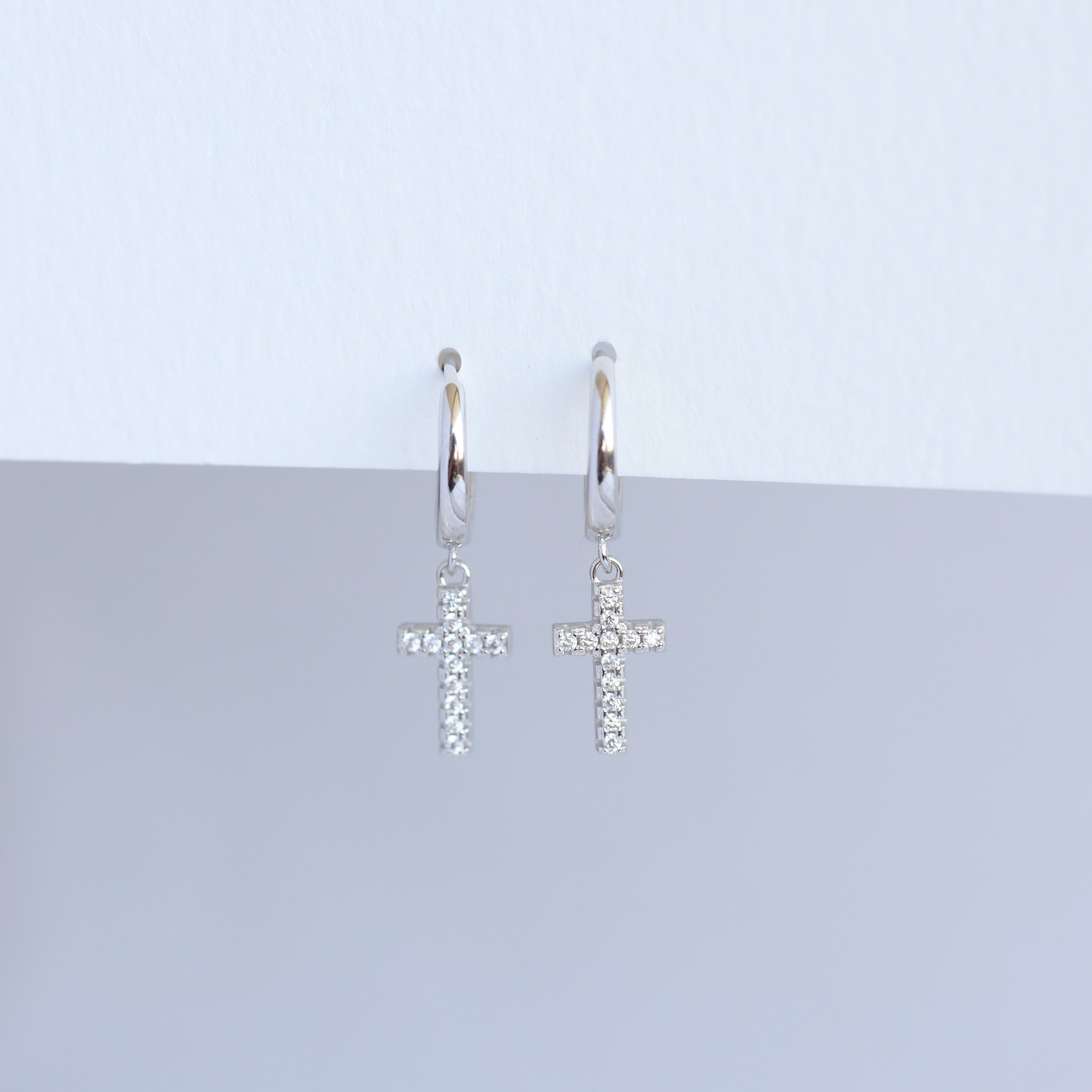 Argollas Huggies Cruz 12mm