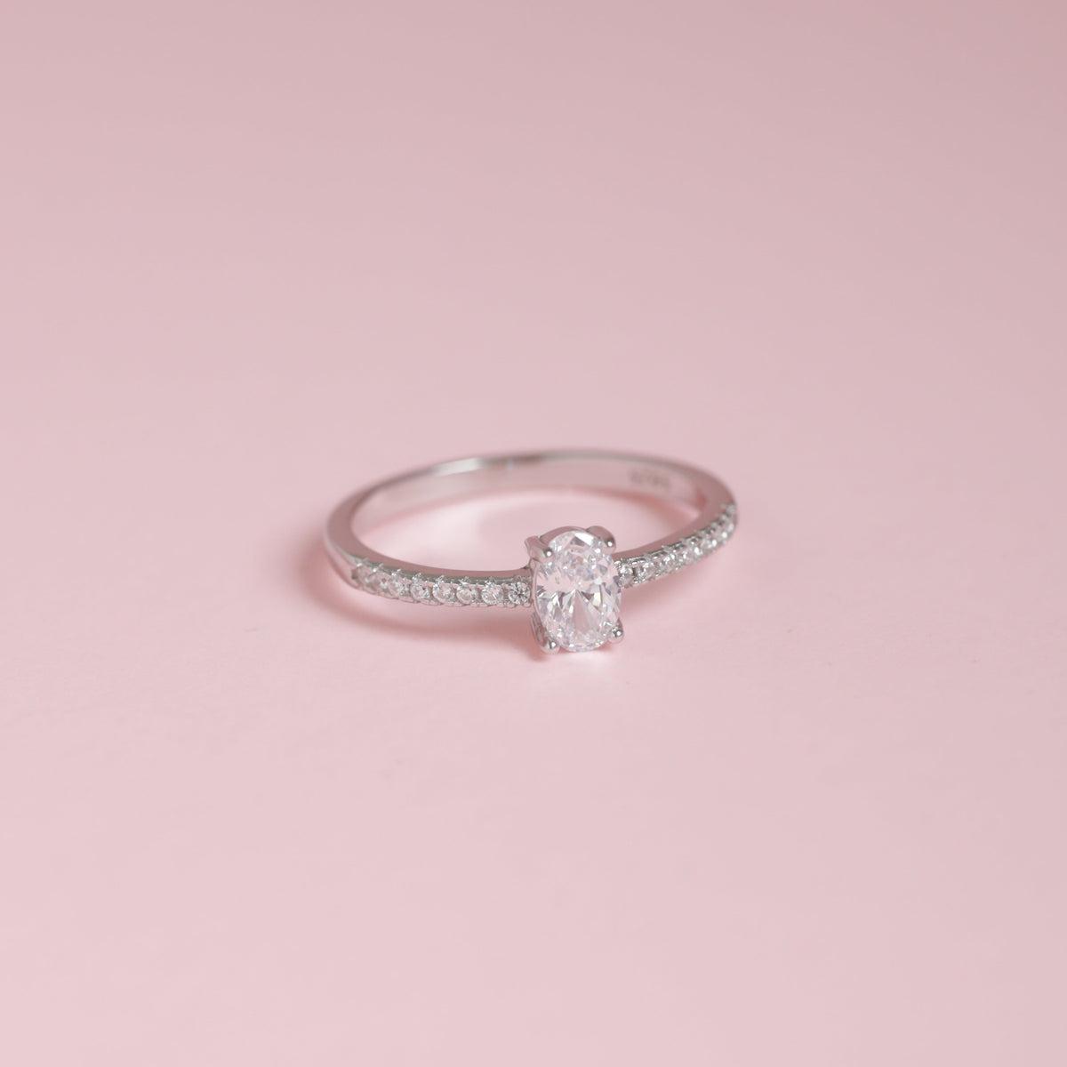 Anillo Oval Circones