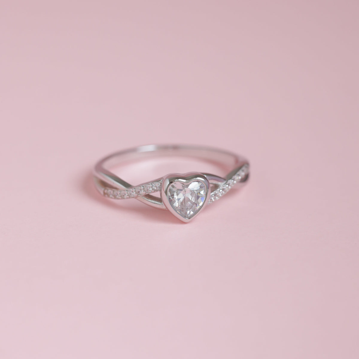 Anillo Entrelazado Corazón